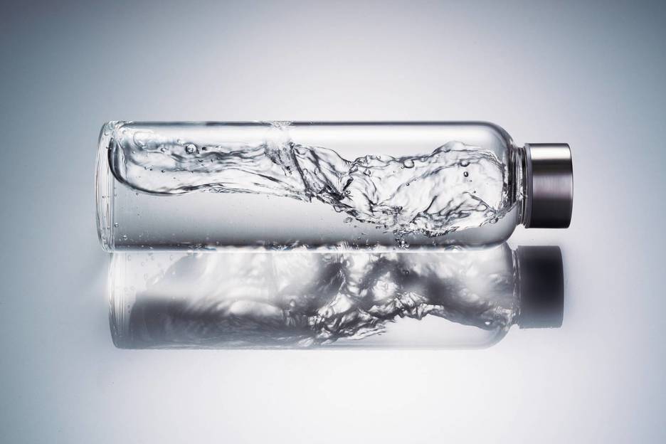 Deberías cambiar la botella que usas para beber agua en el trabajo? - MICOF  - Muy Ilustre Colegio Oficial de Farmacéuticos de Valencia