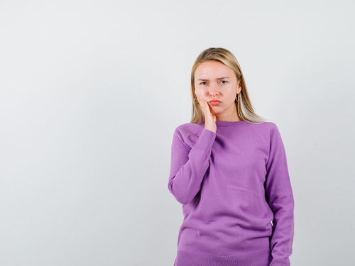 ¿Por qué se ponen los labios morados? 17 causas
