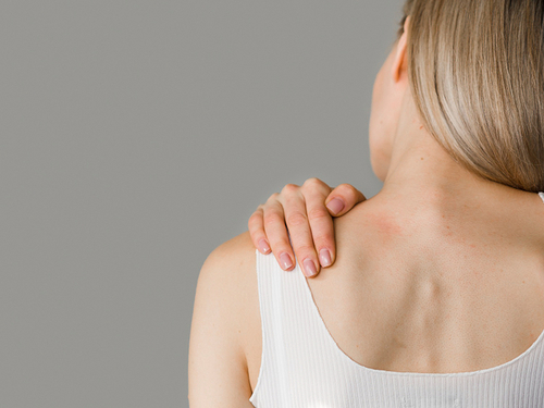 Consejos para dormir con una tendinitis en el hombro