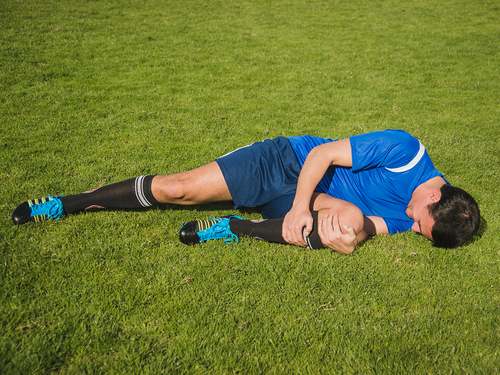 Lesión del ligamento cruzado anterior: ¿por qué es más frecuente en las futbolistas?