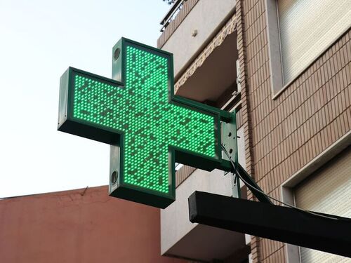 Las farmacias de la Comunidad Valenciana, en alerta ante posibles impagos: “Comprometen nuestra viabilidad”