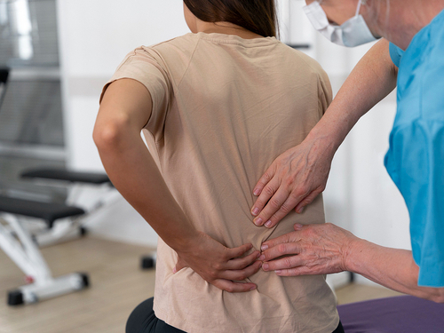 Hernia de disco: signos de alerta más allá del dolor de espalda