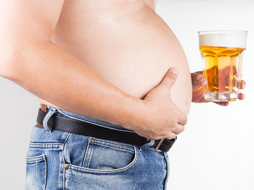 Tripa cervecera: cómo afecta a la salud cardiaca de los hombres