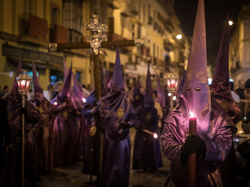 Guía práctica para ver las procesiones: qué comer y cómo hidratarse para no desfallecer